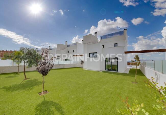 Villas Near City Center and the Beach in Mutxamel Alicante 2