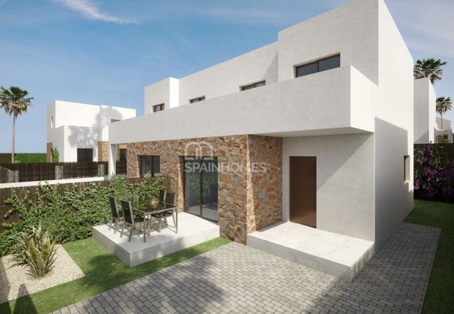 Stylish Semi-detached House in a Popular Area of Villamartin 3