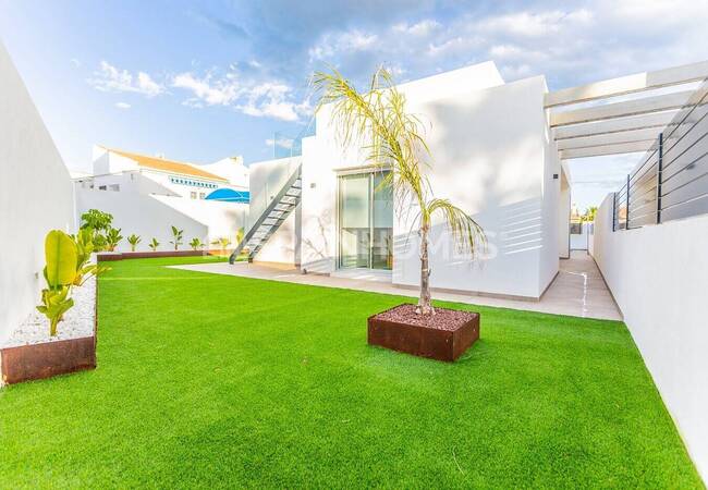 Villas with Private Pool and High Quality Finishes in Torrevieja 4