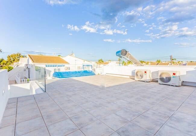 Villas with Private Pool and High Quality Finishes in Torrevieja 5