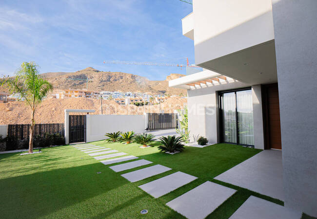Alicante Finestrat'ın Popüler Bölgesinde Deniz Manzaralı Villalar 5
