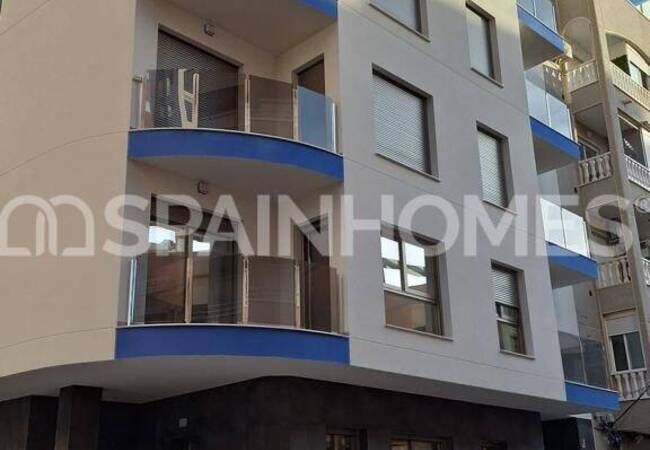 Beachfront Apartments with Rooftop Pool in Torrevieja 1