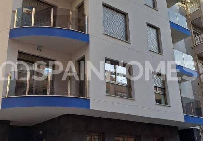 Beachfront Apartments with Rooftop Pool in Torrevieja 2