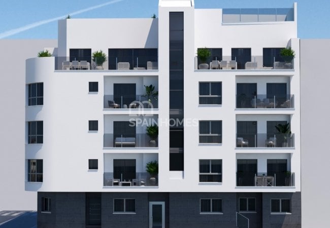 Practically Designed Property Close to the Beach in Torrevieja 2