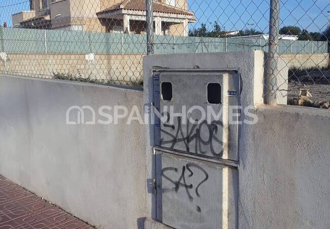 Torrevieja'da Günlük Olanaklara Yürüme Mesafesinde Satılık Arsa 6