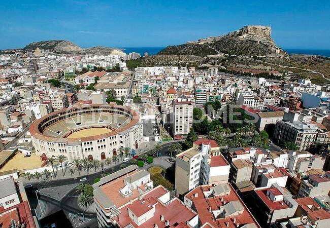 Alicante Şehir Merkezinde Deniz Manzaralı Şık Daireler 11