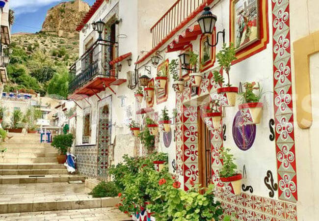 Alicante Şehir Merkezinde Deniz Manzaralı Şık Daireler 10