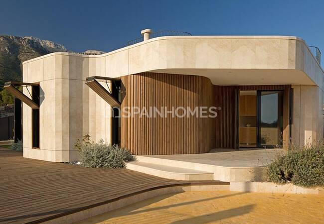 Villa with Private Pool and Garden in Polop Alicante 2