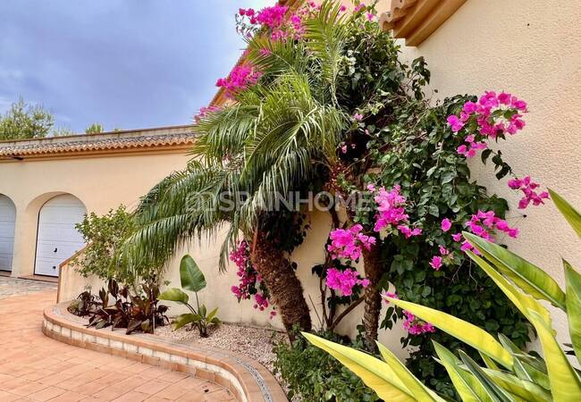 Maison Luxueuse Vue Panoramique Sur Mer Et Ville À Calpe 1