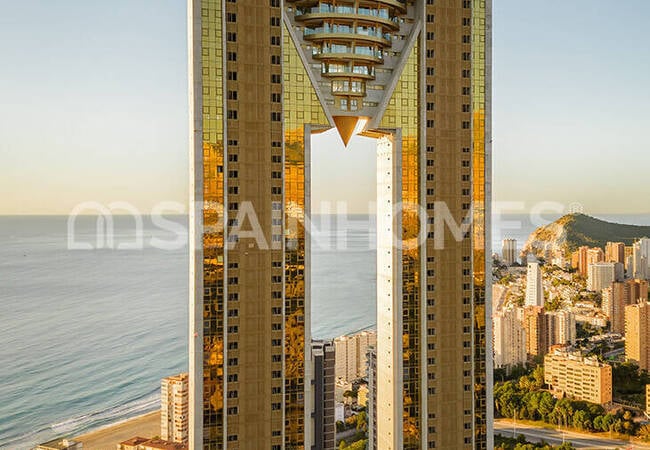 Benidorm Costa Blanca'da Plaja Yakın Deniz Manzaralı Daireler