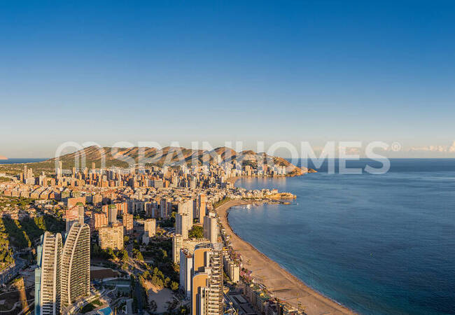Benidorm Costa Blanca'da Plaja Yakın Deniz Manzaralı Daireler 30
