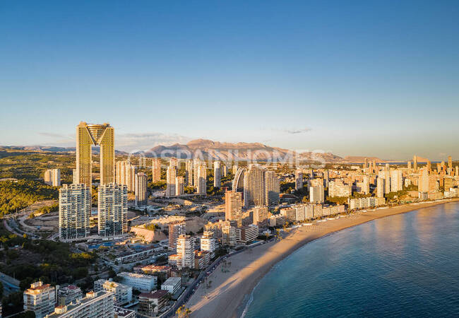 Benidorm Costa Blanca'da Plaja Yakın Deniz Manzaralı Daireler 29