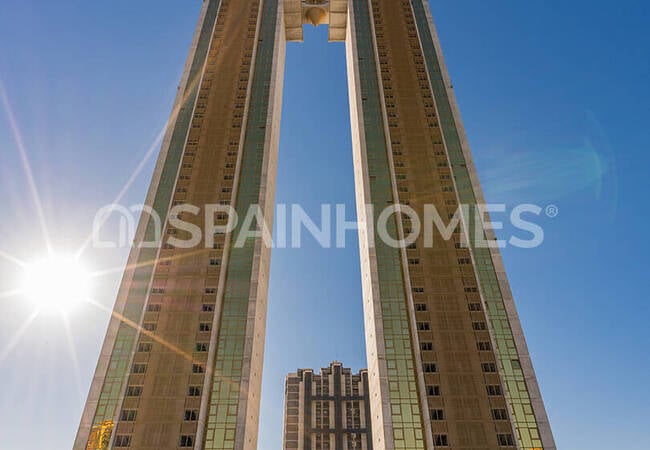 Benidorm Costa Blanca'da Plaja Yakın Deniz Manzaralı Daireler 2