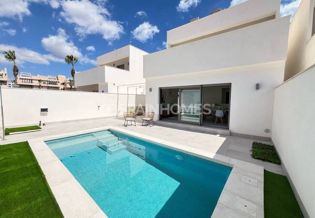 Orihuela Playa Flamenca'da Havuzlu ve Geniş Müstakil Villa 2