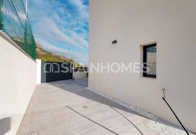 Under-construction Villa Close by the Beach in Polop 16