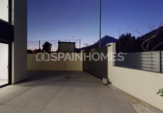 Under-construction Villa Close by the Beach in Polop 34