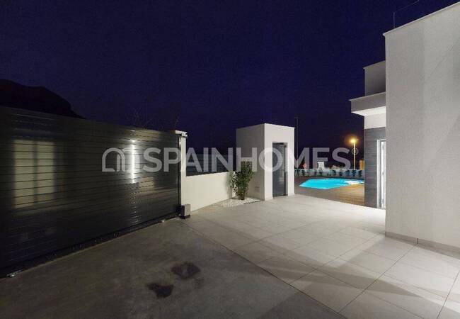 Under-construction Villa Close by the Beach in Polop 35