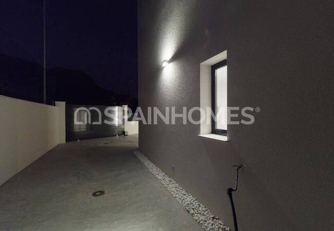 Under-construction Villa Close by the Beach in Polop 36