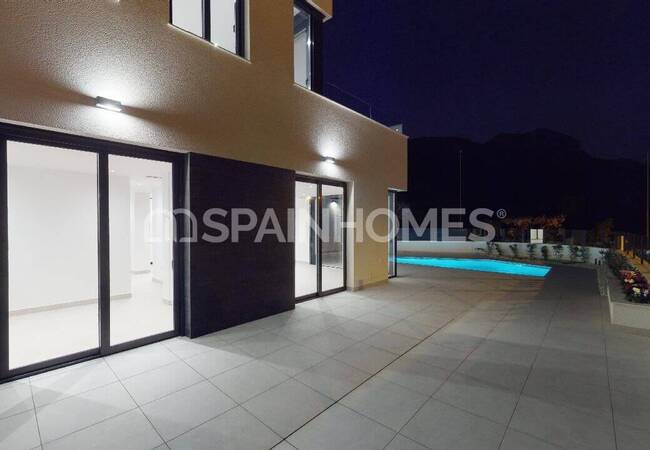 Under-construction Villa Close by the Beach in Polop 38