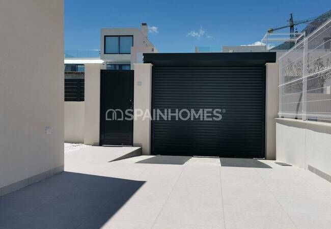 Polop'ta Geniş Teraslı Akdeniz Stilinde Şık Villalar 1