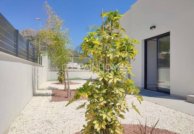 Polop'ta Geniş Teraslı Akdeniz Stilinde Şık Villalar 15