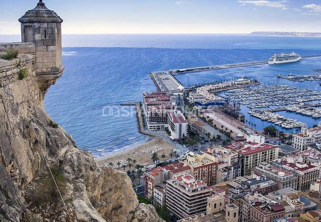 Exclusive Houses in Private Complex Near Beach in Finestrat 8