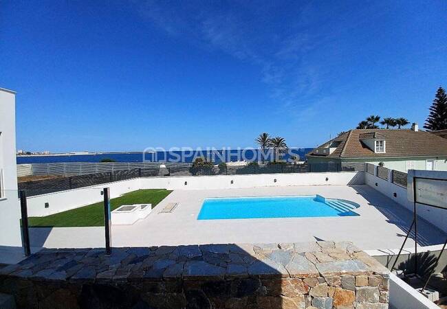 Beachfront Detached Villa with Private Pool in Torrevieja 6