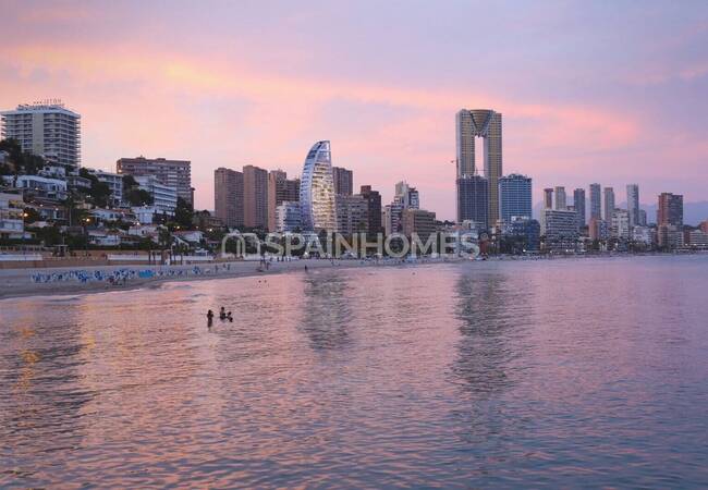 Sea View Apartments in Beachfront Building in Benidorm 5