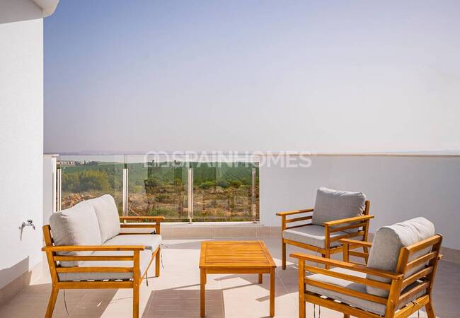 Torrevieja'da Özel Havuzlu Satılık Şık Tasarımlı Evler 19