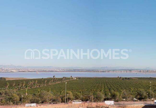 Torrevieja'da Özel Havuzlu Satılık Şık Tasarımlı Evler 22