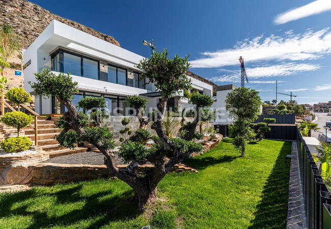 Finestrat'ta Plaja ve Şehre 5 Km Mesafede Lüks Villalar 4