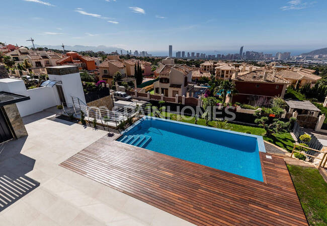 Finestrat'ta Plaja ve Şehre 5 Km Mesafede Lüks Villalar 9