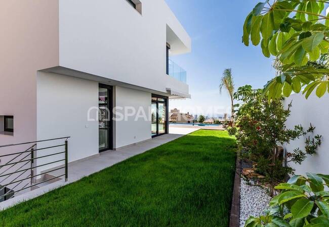 Finestrat'ta Plaja ve Şehre 5 Km Mesafede Lüks Villalar 7