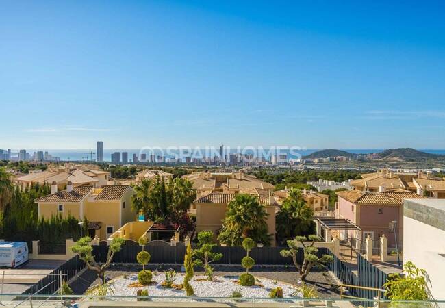 Finestrat'ta Plaja ve Şehre 5 Km Mesafede Lüks Villalar 1