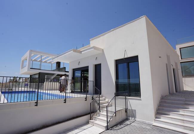 Alicante Polop'ta Doğayla İç İçe Konumda Özel Havuzlu Evler