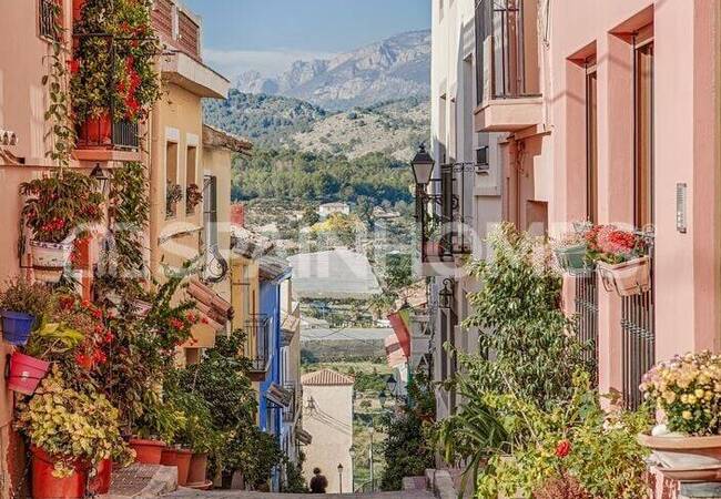 Detached Houses Intertwined with Nature in Polop Alicante 12