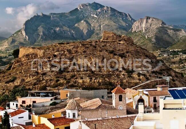 Detached Houses Intertwined with Nature in Polop Alicante 13