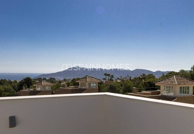 Spacious Detached Houses Close to Beach in La Nucia Alicante 14