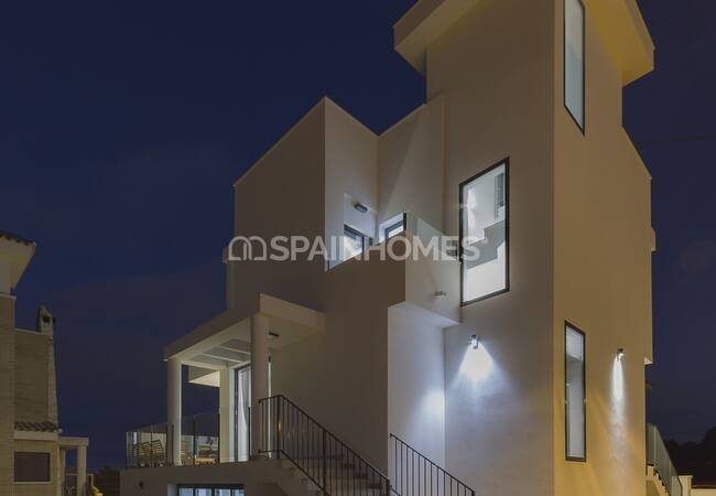 Spacious Detached Houses Close to Beach in La Nucia Alicante 17