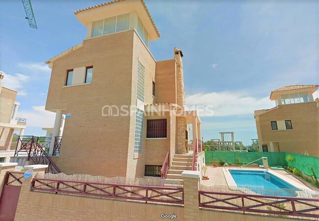 Spacious Detached Houses Close to Beach in La Nucia Alicante 8