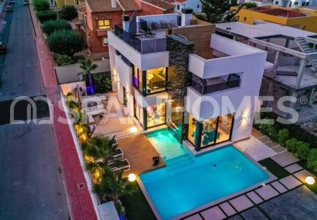 Lyxiga Och Rymliga Villor Med Privat Simbassäng I Torrevieja 1