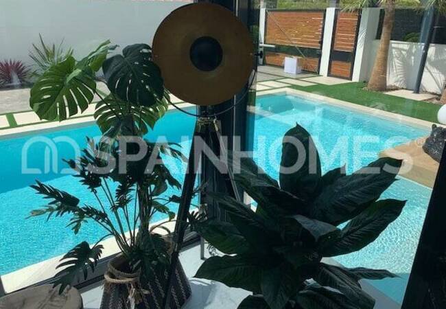 Lyxiga Och Rymliga Villor Med Privat Simbassäng I Torrevieja 8