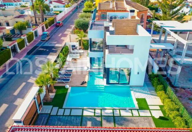 Lyxiga Och Rymliga Villor Med Privat Simbassäng I Torrevieja 5