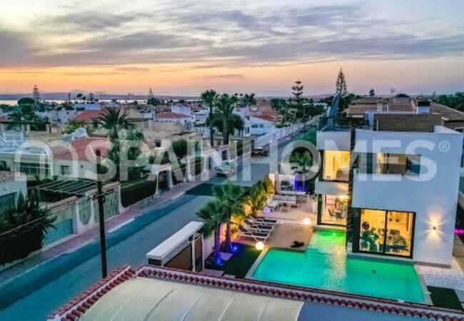 Lyxiga Och Rymliga Villor Med Privat Simbassäng I Torrevieja 2