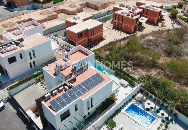 فيلات أنيقة مع حدائق ومسابح خاصة في أليكانتي لا نوسيا 6