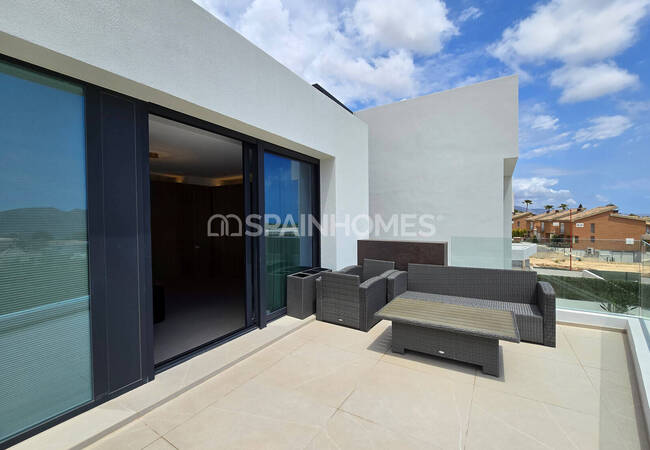 فيلات أنيقة مع حدائق ومسابح خاصة في أليكانتي لا نوسيا 8