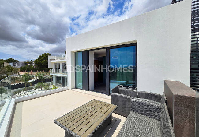 فيلات أنيقة مع حدائق ومسابح خاصة في أليكانتي لا نوسيا 9