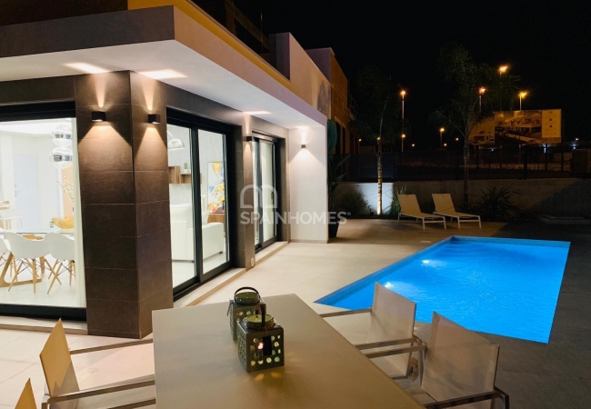 Villas with Garden and Solarium Near the Coast in San Fulgencio 4