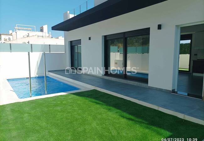 Виллы с Личными Бассейнами Рядом с Гольф-Полем в Вилламартине 1