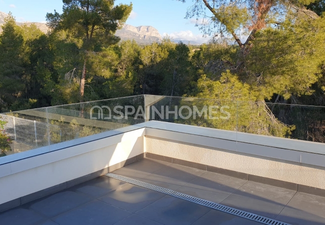 Villas with Sea, City, and Nature Views in Benidorm Alicante 12